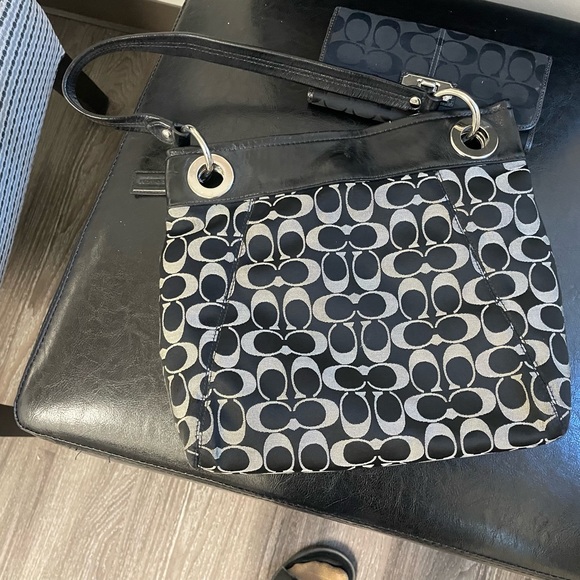 Coach Black and Grey Shoulder Bag - Picture 2 of 4